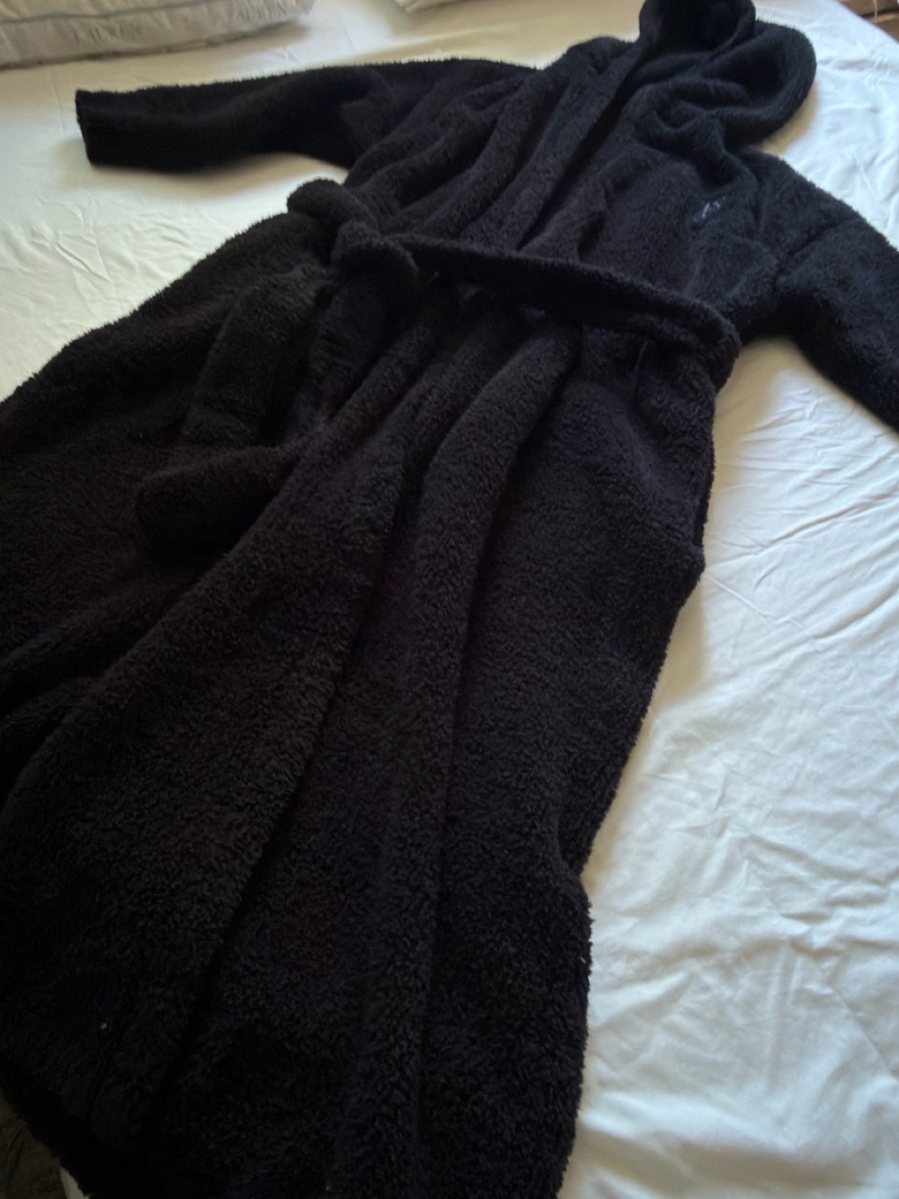 Victoria's Secret Black Long Hooded Plush Robe - Picture 5 of 6